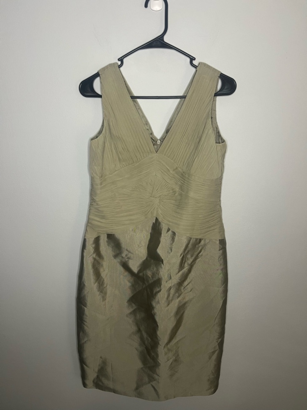 Adrianna Papell Occasions 100% silk olive light green dress size 12